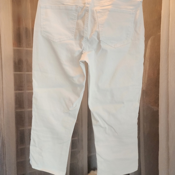 NYDJ White Crop High Waist Capri size 6 - Picture 2 of 3